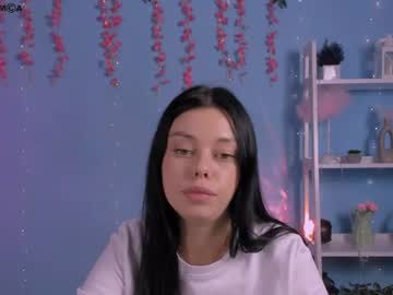 laura_dark_
